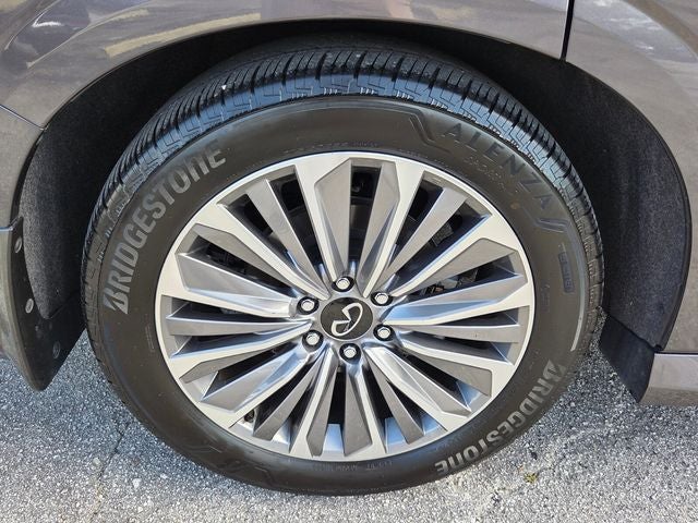 2025 INFINITI QX80 LUXE