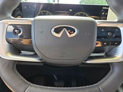 2025 INFINITI QX80 LUXE