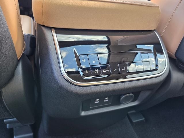2027 INFINITI QX80 Luxe 2WD