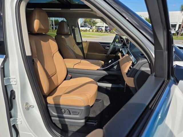 2027 INFINITI QX80 Luxe 2WD
