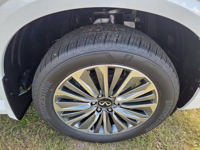 2027 INFINITI QX80 Luxe 4WD