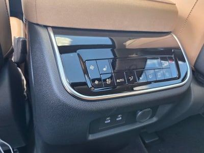 2027 INFINITI QX80 Luxe 4WD
