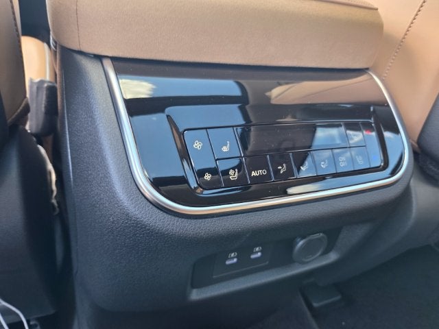 2027 INFINITI QX80 Luxe 4WD