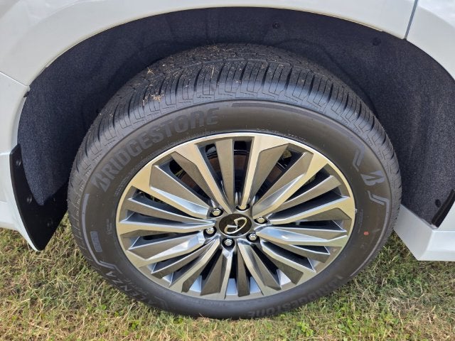 2027 INFINITI QX80 Luxe 4WD