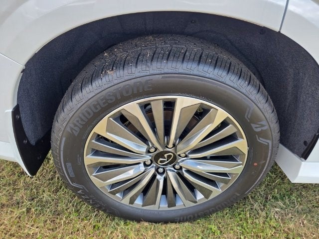 2027 INFINITI QX80 Luxe 4WD