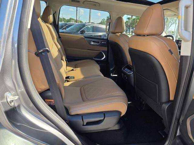 2027 INFINITI QX80 Luxe 4WD