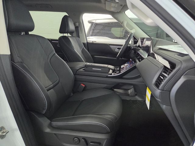 2027 INFINITI QX80 Luxe 4WD