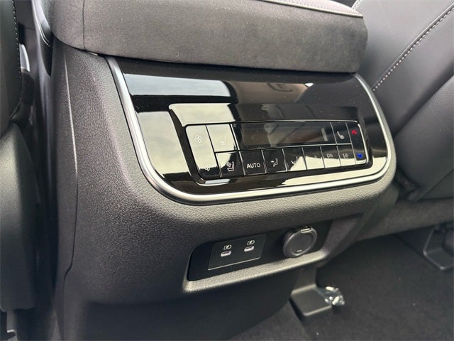 2026 INFINITI QX80 Luxe 4WD