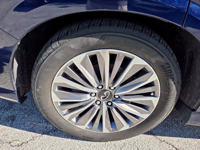 2025 INFINITI QX80 Sensory 4WD