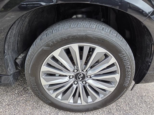 2025 INFINITI QX80 Sensory 4WD