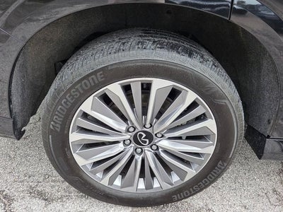 2025 INFINITI QX80 Sensory 4WD