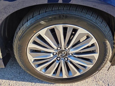 2025 INFINITI QX80 Sensory 4WD