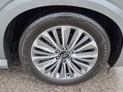 2025 INFINITI QX80 Sensory 4WD