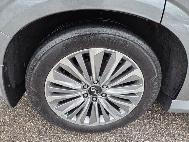 2025 INFINITI QX80 Sensory 4WD