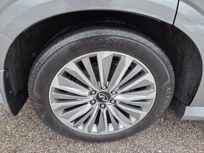 2025 INFINITI QX80 Sensory 4WD