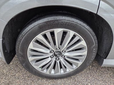 2025 INFINITI QX80 Sensory 4WD