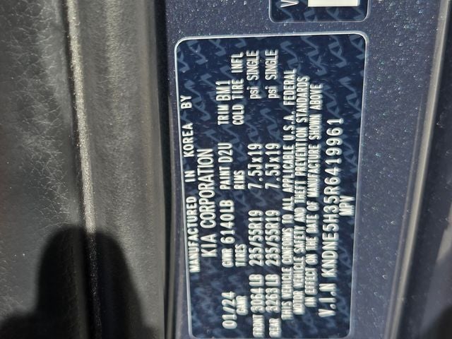 2024 Kia Carnival SX