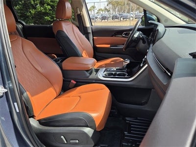 2024 Kia Carnival SX