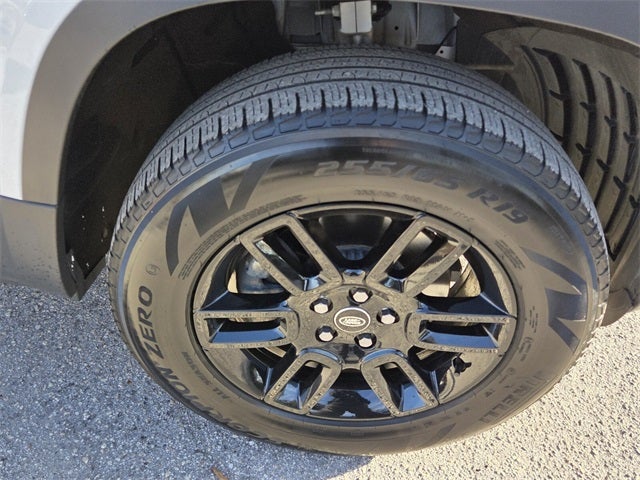 2025 Land Rover Defender 110 S