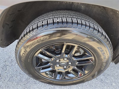 2025 Land Rover Defender 110 S