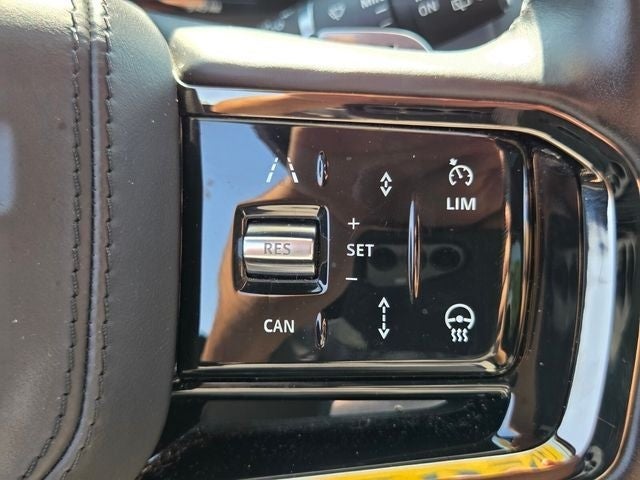 2025 Land Rover Range Rover Velar Dynamic SE