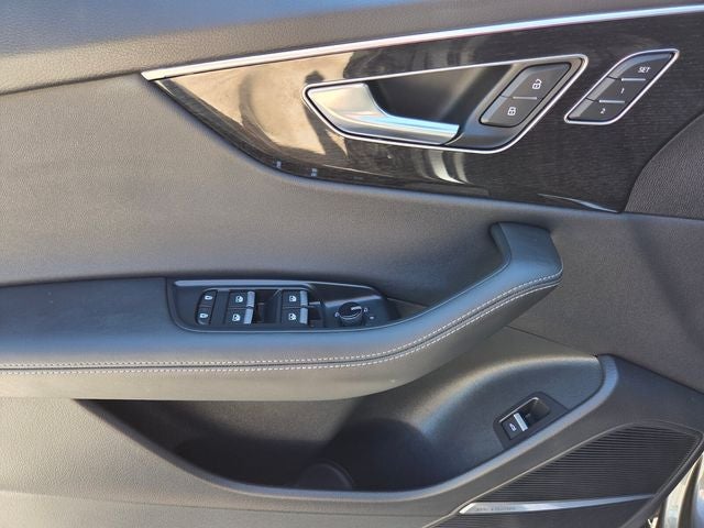 2025 Audi Q8 55 Premium Plus quattro