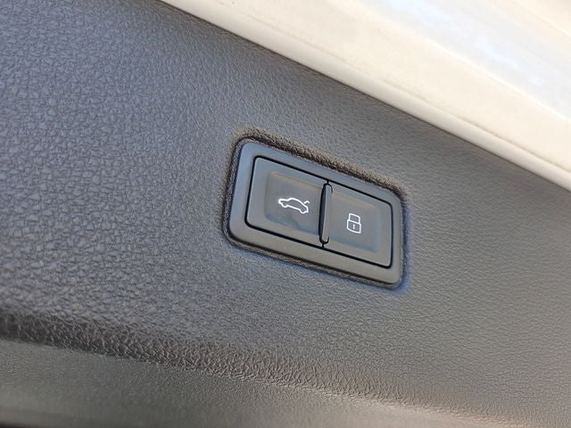 2023 Audi Q7 45 Premium Plus quattro