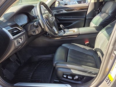 2022 BMW 7 Series 740i xDrive
