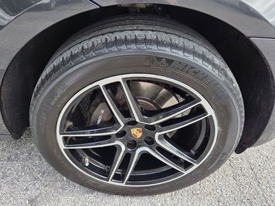 2021 Porsche Macan Base