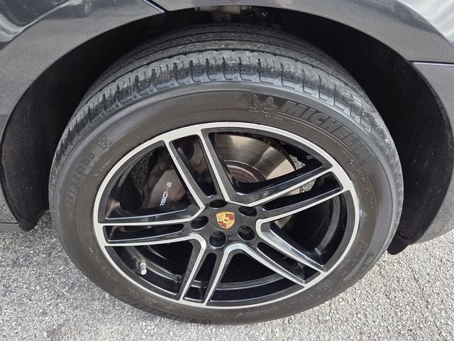 2021 Porsche Macan Base