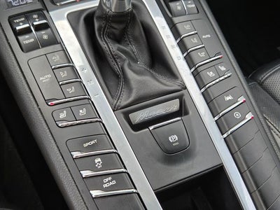 2021 Porsche Macan Base