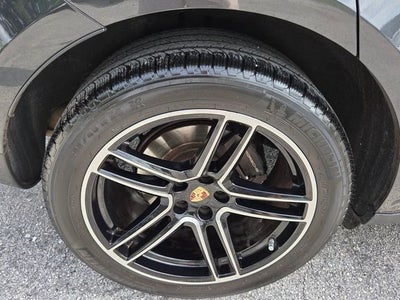 2021 Porsche Macan Base