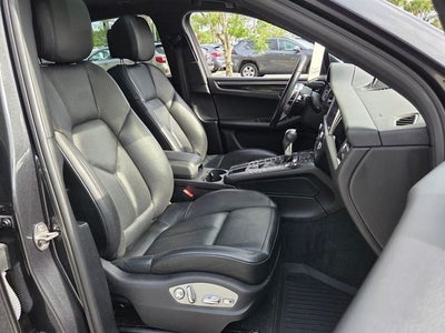 2021 Porsche Macan Base